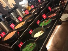 自助调料区-辣伍鲜毛肚老火锅(元一店)