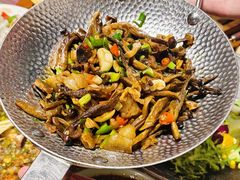 -雀舞云南菜(天津天河城购物中心店)