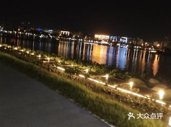特别好特别喜欢的一个地方，早晨可以过来跑跑步