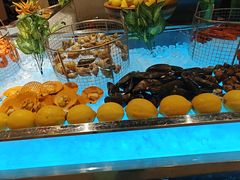-广州万富希尔顿酒店·感趣自助餐厅·金秋蟹宴生蚝海鲜刺身
