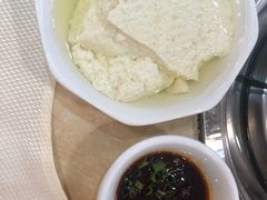 河水豆花-渝君重庆火锅(嘉宾路店)
