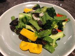 -港丽餐厅(高德置地店)