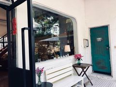 -彳亍咖啡·这里(水湾路店)