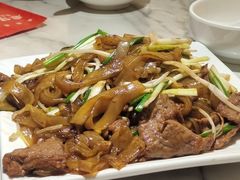 干炒牛河-粤仔湾砂锅粥(金太湖店)