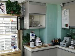 -视野联行眼镜·蔡司·控优点授权(长白万象汇店)