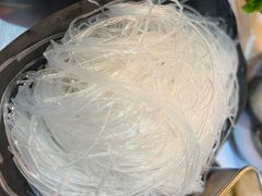 粉丝-鲜入围煮花胶鸡海鲜火锅