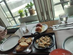 西班牙蒜香虾伴法包-FISH&POTATO Cō(地中海美食 万象城店)