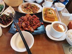 -隔壁老王·家常云南菜(花巷店)