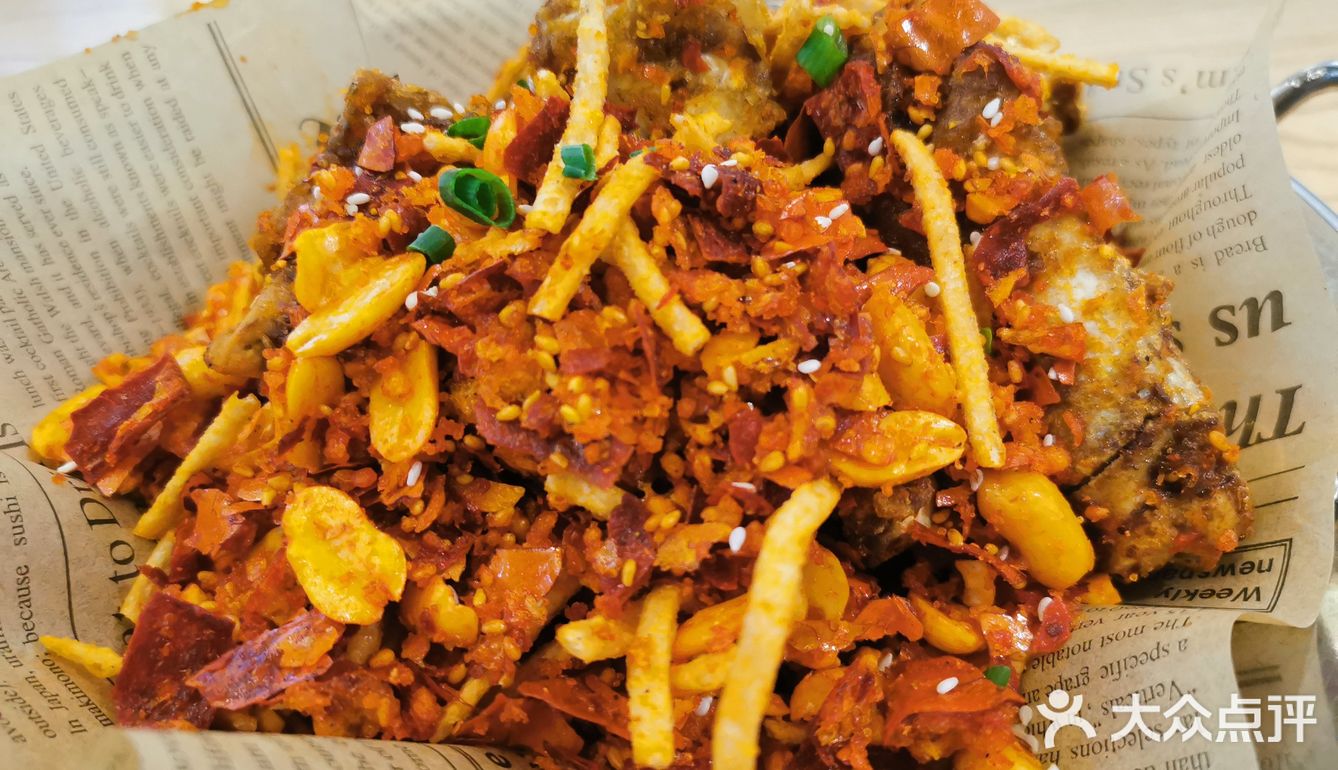 十分钟之内就全齐了；最后是菜品，因为人少所以就点了三个