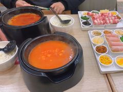 -花馬肆.云南过桥米线(汉神购物广场现场熬汤店)