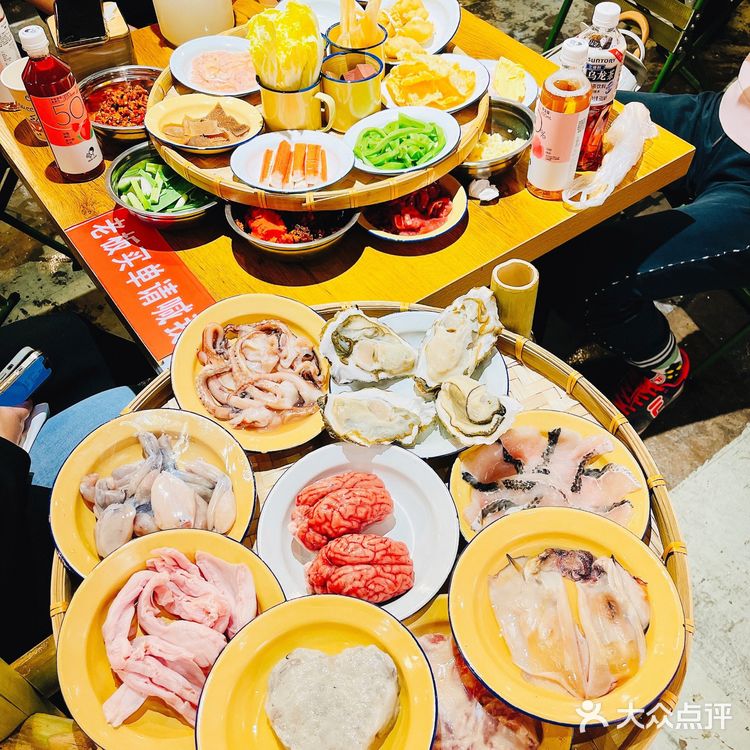 居然现场炒料涮湘味火锅 台东万佳网红店