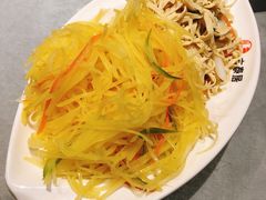 土豆丝拼干豆腐丝-六泰居·尔滨地标·东北菜(松北店)