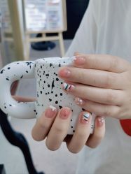 -芊屿芊浔美甲