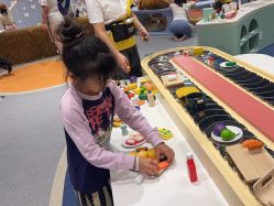 -奈尔宝家庭中心·亲子早教·派对餐厅(北京东坝万达店)