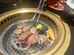 -山川小町·极番烧肉(新地假日广场店)