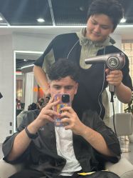 -艾美A·M Hair Salon