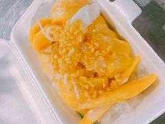 -芒果糯米饭摊子