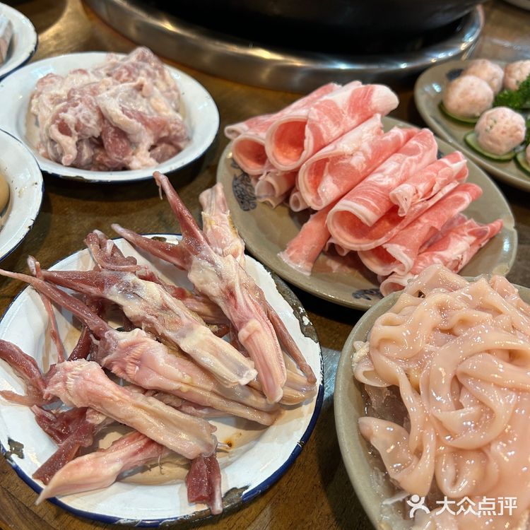 强烈推荐士豆丝儿，稍微烫一下太绝了，价格也都很实惠