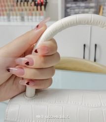 -悦指间美甲美睫