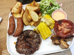 经典牛肉汉堡拼盘-龙治汉堡(中华城店)