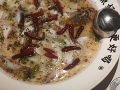 -江渔儿酸菜鱼·拔草餐厅(虎门君乐汇店)