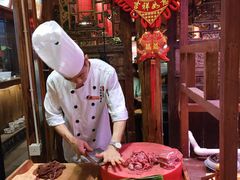 -野山舂·贵州现舂酸汤火锅(鸿通城店)