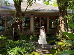 -Chom Cafe and Restaurant