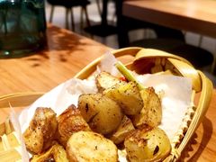 -POKEE VIA&Brunch·维娅(重庆来福士店)