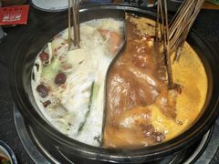 -两三事小郡肝串串香火锅(桂庙店)