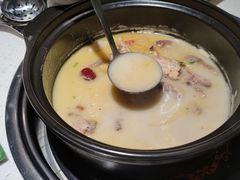 -粤小煲鲜汤猪肚鸡(丹尼斯二天地店)