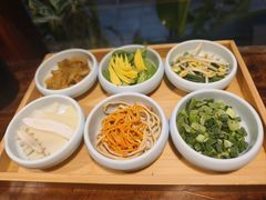 -银米·云南传统过桥米线(双廊黑金冠店)