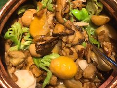 铜锅牛肝菌焖饭-中8楼风尚云南菜(颐堤港店)