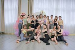 -亚太瑜伽普拉提学院