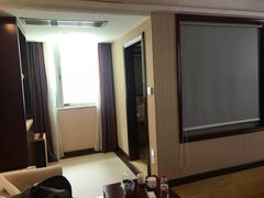 -维也纳酒店(罗湖口岸国贸东门店)