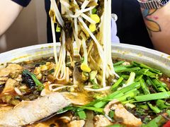 -铁锅哥米线