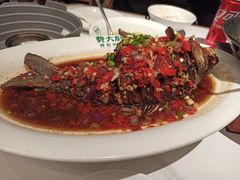 香酥大鲫鱼-费大厨辣椒炒肉(通州万达店)