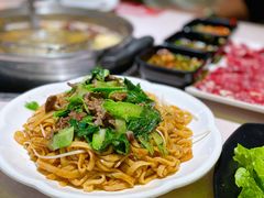 招牌湿炒牛河-潮泰牛肉火锅 · 创于1992年(车公庙店)