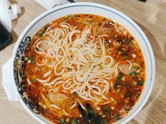 招牌骨汤牛肉面-西部马华清真兰州牛肉面·烧烤夜市(三里河店)