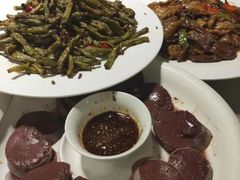 -吴记酱骨炖菜馆(康安路店)
