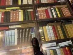 -钟书阁(松江泰晤士小镇店)