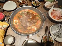 -野山舂·贵州现舂酸汤火锅(鸿通城店)