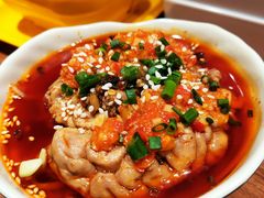 剁椒冒脑花-串门邻居串串火锅(云南南路店)