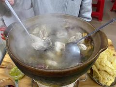 炭炉果鸡煲-威邵鸡煲(西华路总店)