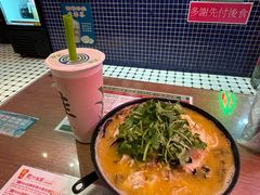 -肥汁米蘭香港米线(定西路店)