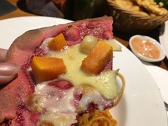 甜菜牛油果鲜虾披萨-JINNS锦时 steak&pizza(浸信会礼拜堂旧址店)