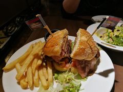 -拉亚汉堡经典餐厅(商城路店)