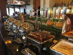 自助取餐区-东方豪景花园酒店·怡景旋转餐厅