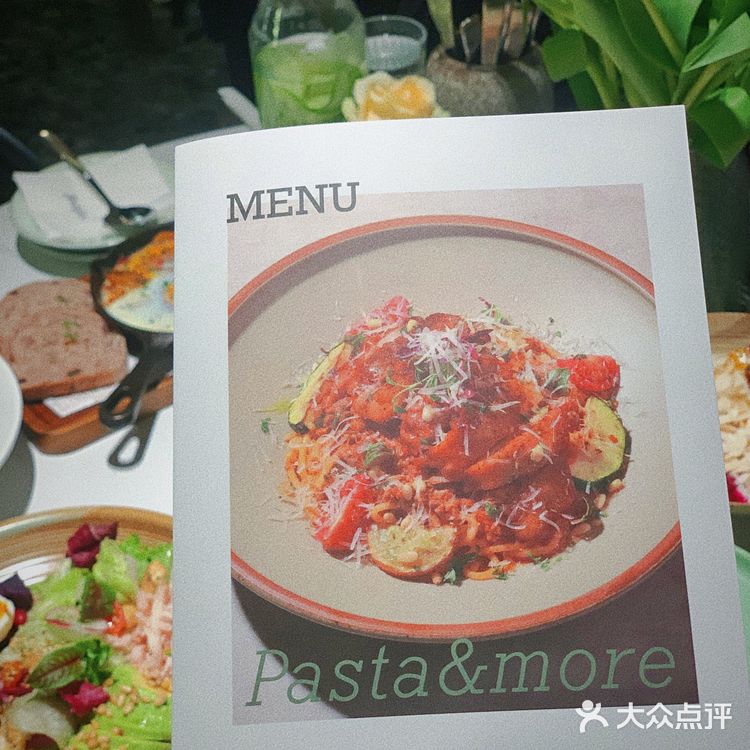 乔泰勒JOETYLER🌟这家的班尼迪克蛋和意面超好吃哒!