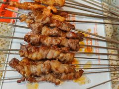 -小董哥烤串·爆汁大油边(故宫店)
