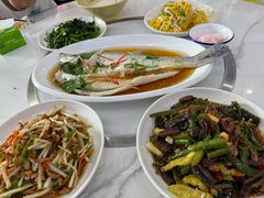 -丹水桥地锅鱼·翘嘴鲌·地方特色全鱼宴(丹江口大坝店)